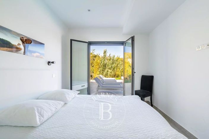 Image No.13-6 Bed House for sale