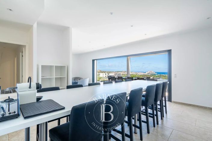 Image No.6-6 Bed House for sale