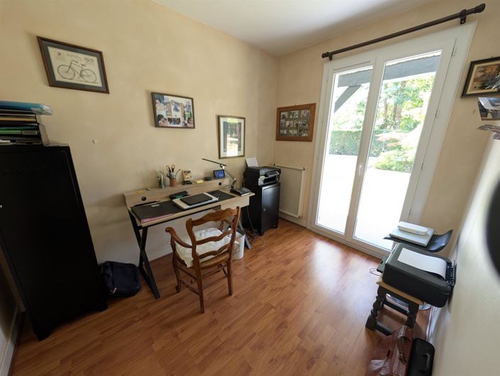 Image No.18-4 Bed House for sale