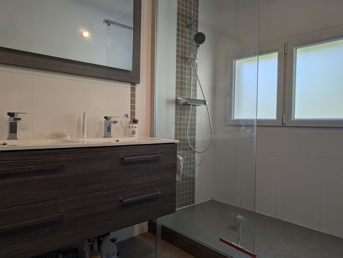 Image No.25-4 Bed House for sale