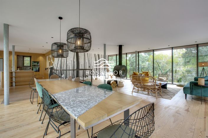 Image No.8-4 Bed House for sale