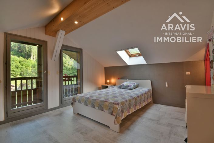 Image No.16-4 Bed House for sale