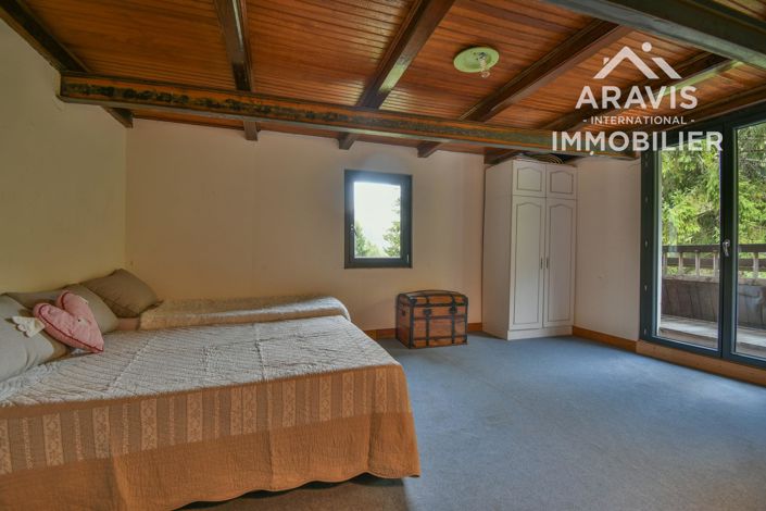 Image No.18-4 Bed House for sale