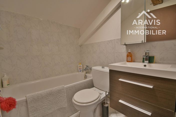 Image No.20-4 Bed House for sale