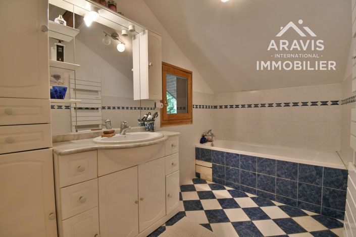 Image No.21-4 Bed House for sale