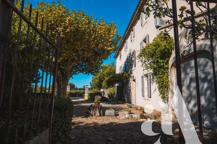 Image No.1-5 Bed House for sale