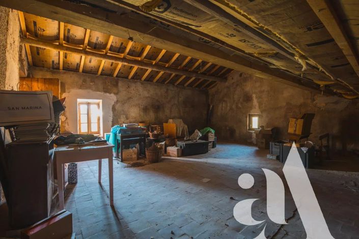 Image No.12-5 Bed House for sale