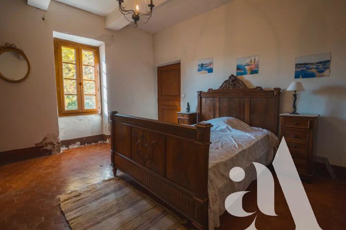 Image No.13-5 Bed House for sale