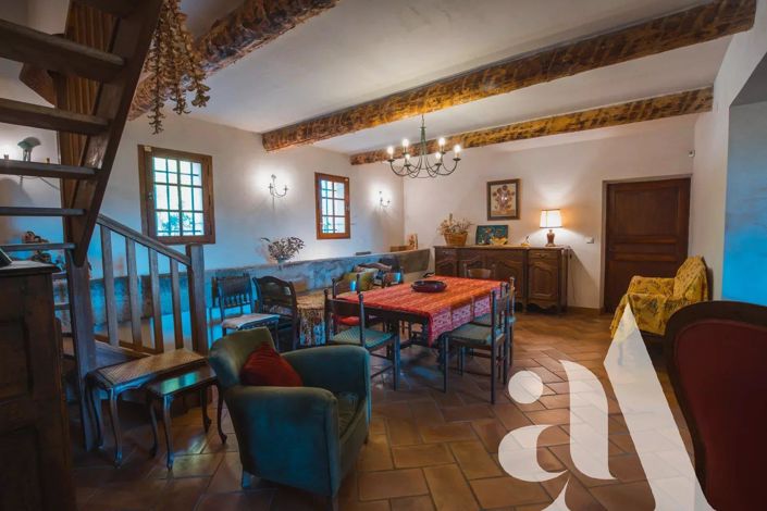 Image No.6-5 Bed House for sale