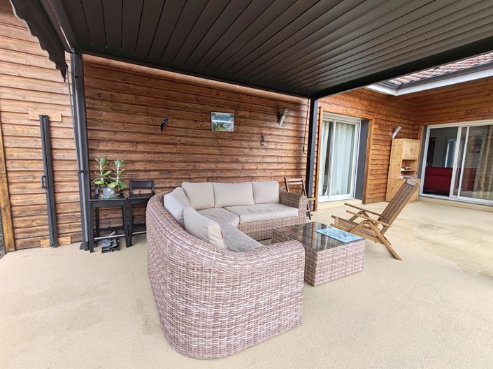 Image No.1-4 Bed House for sale