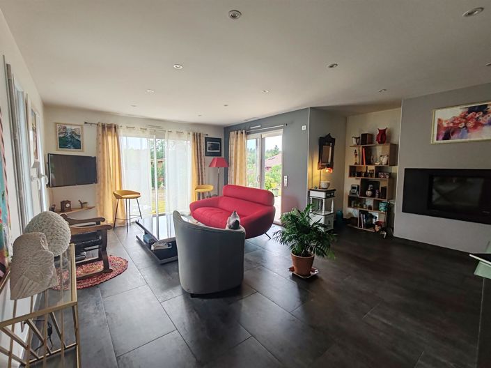 Image No.3-4 Bed House for sale