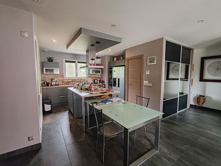 Image No.7-4 Bed House for sale