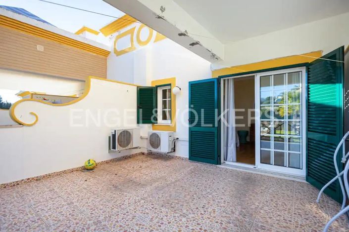 Image No.20-4 Bed House for sale