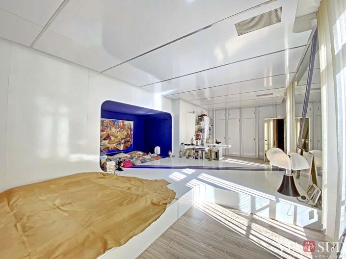 Image No.9-6 Bed Property for sale