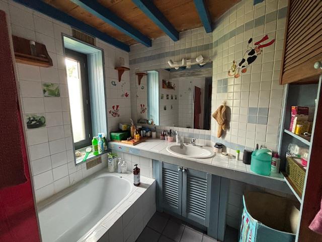 Image No.9-7 Bed House for sale