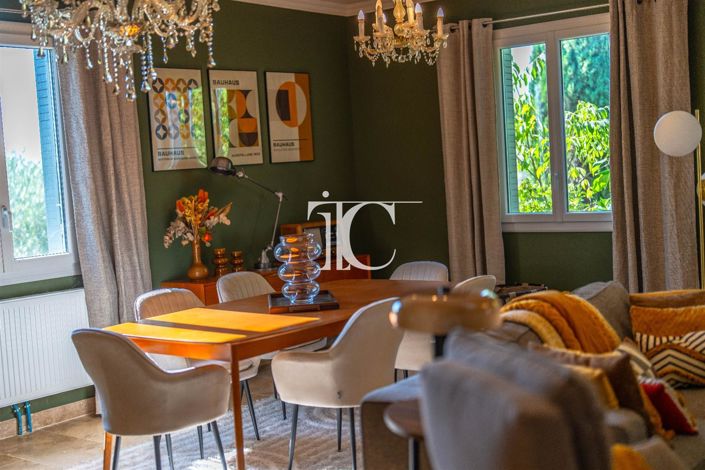 Image No.18-4 Bed House for sale