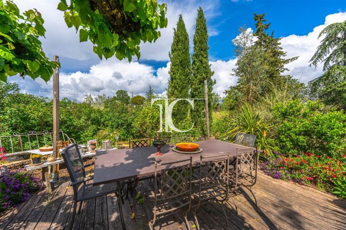 Image No.2-4 Bed House for sale