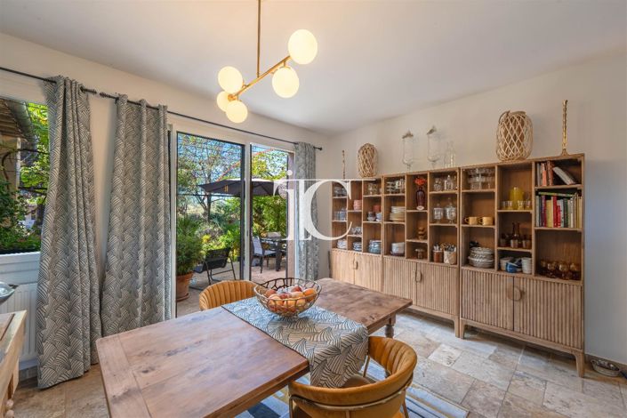 Image No.26-4 Bed House for sale