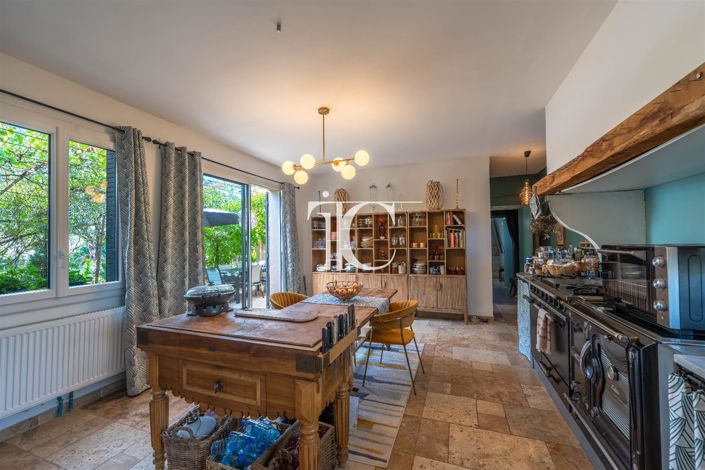 Image No.6-4 Bed House for sale