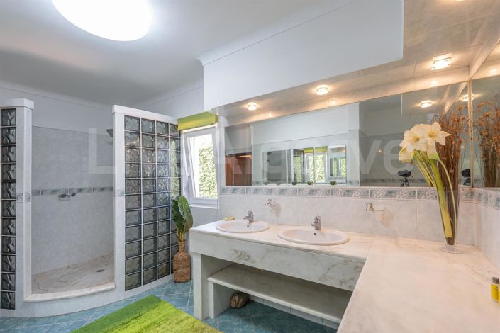 Image No.30-4 Bed House for sale