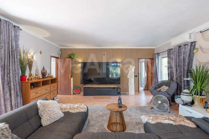 Image No.35-4 Bed House for sale