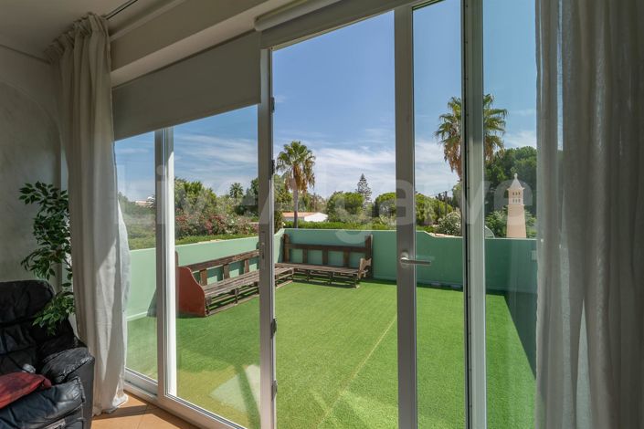 Image No.48-4 Bed House for sale