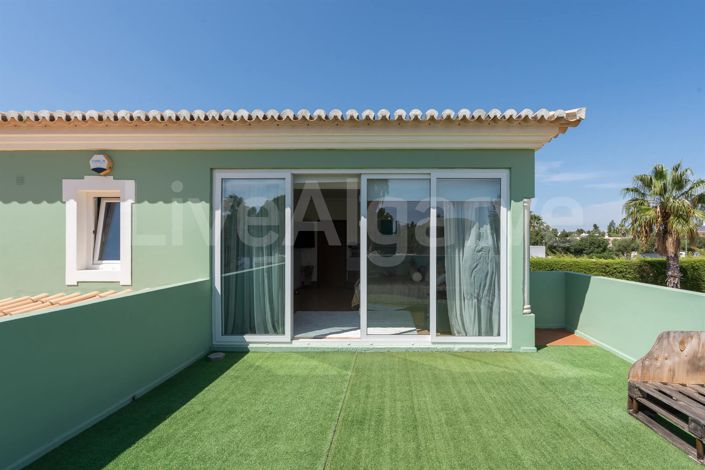 Image No.51-4 Bed House for sale