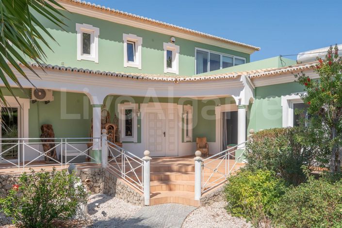 Image No.6-4 Bed House for sale