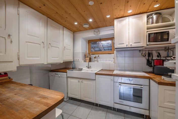 Image No.6-5 Bed House for sale