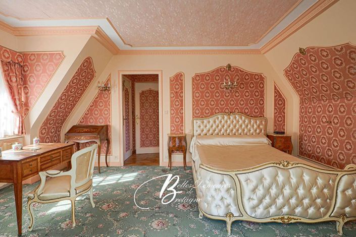 Image No.18-5 Bed House for sale