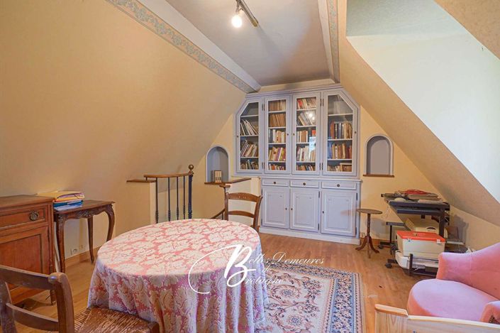 Image No.20-5 Bed House for sale