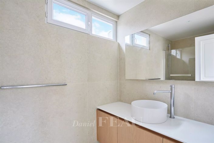 Image No.18-2 Bed Apartment for sale