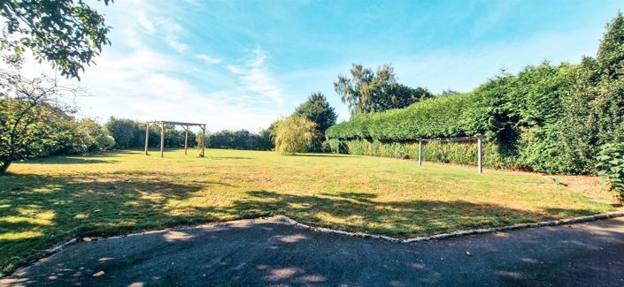 Image No.10-4 Bed House for sale