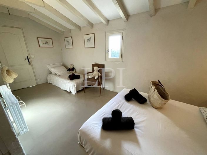 Image No.15-5 Bed House for sale