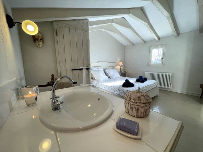 Image No.16-5 Bed House for sale