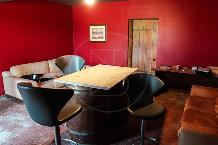 Image No.11-6 Bed Property for sale