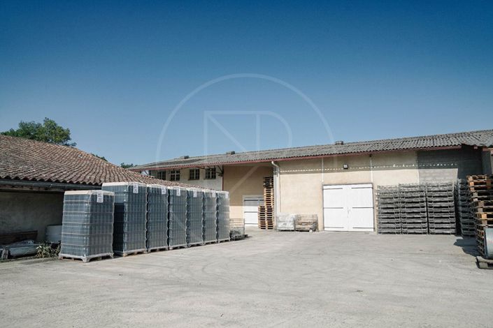 Image No.16-6 Bed Property for sale