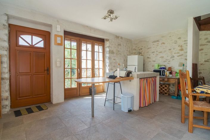 Image No.10-3 Bed House for sale