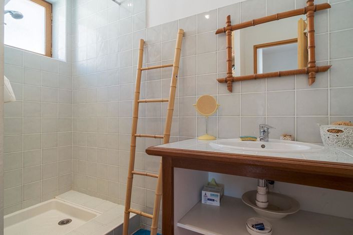 Image No.17-3 Bed House for sale