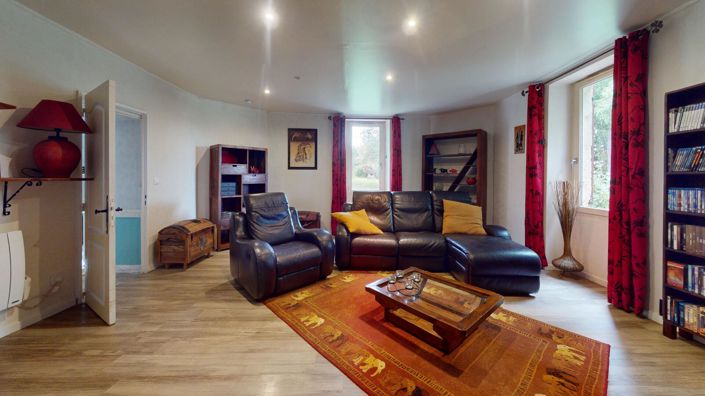 Image No.10-4 Bed House for sale