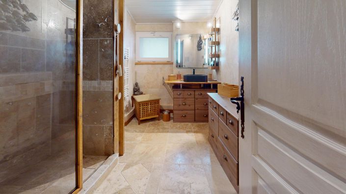 Image No.12-4 Bed House for sale