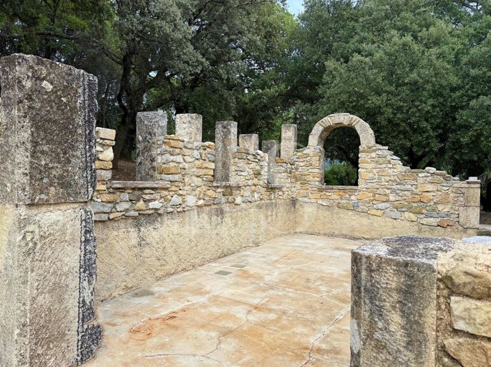 Image No.11-9 Bed Property for sale