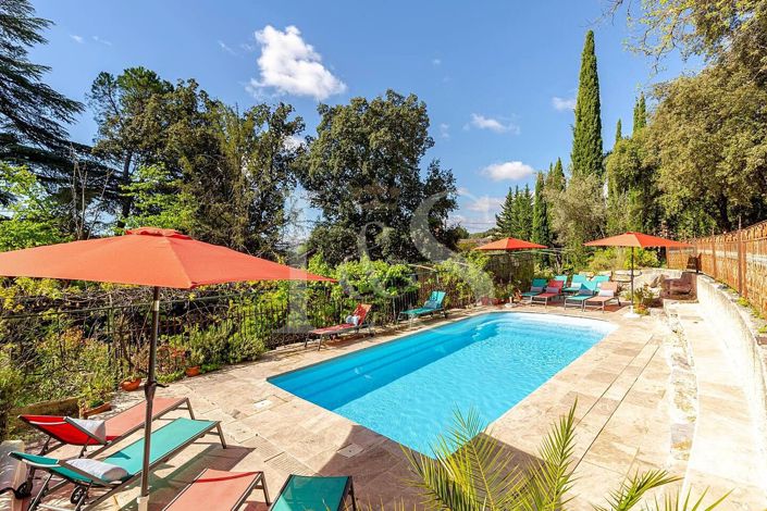 Image No.3-9 Bed Property for sale