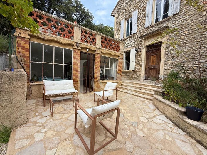 Image No.4-9 Bed Property for sale