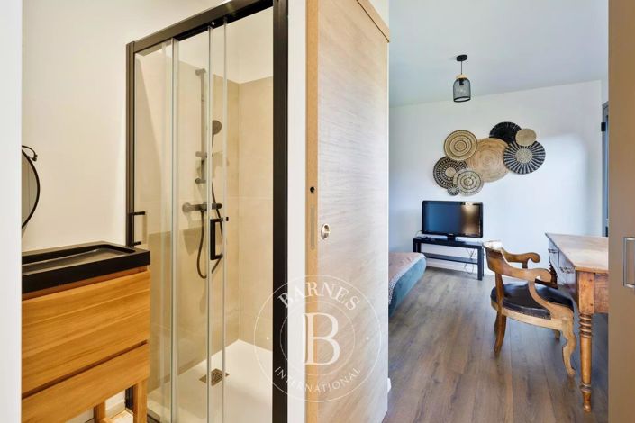 Image No.10-4 Bed House for sale