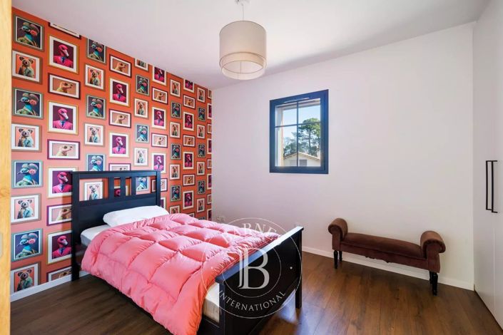 Image No.14-4 Bed House for sale