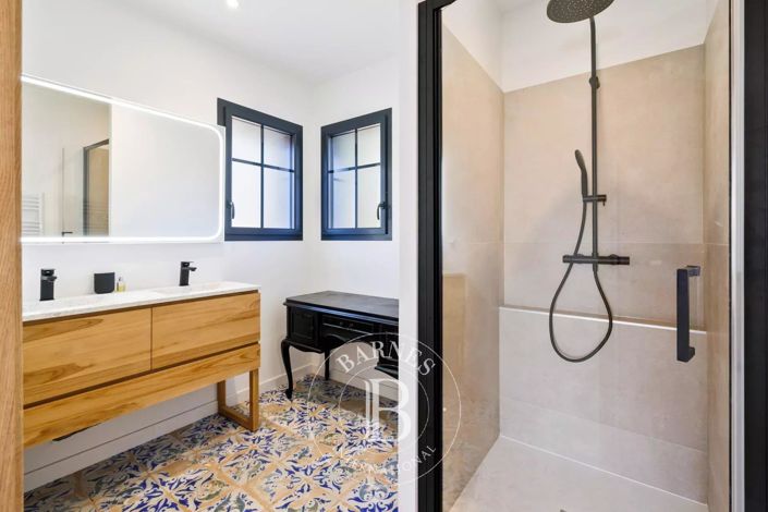 Image No.15-4 Bed House for sale