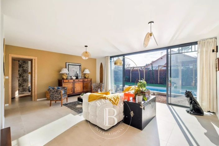 Image No.4-4 Bed House for sale