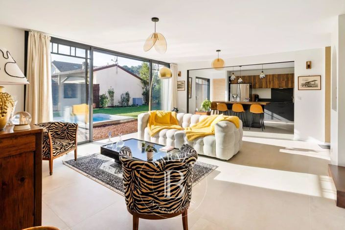 Image No.6-4 Bed House for sale