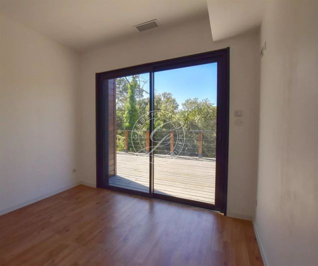 Image No.16-3 Bed House for sale